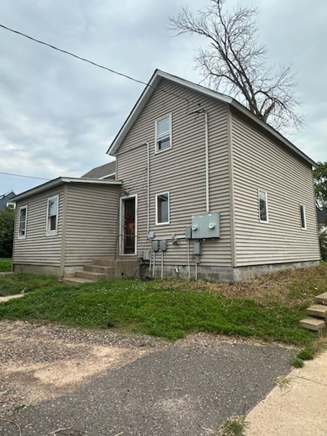 Building Photo - 432 Phipps Ave Unit Upper 1/2