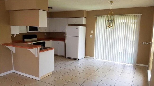 132 Douglas Rd W