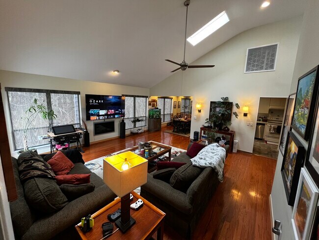 Living Room - 20 Vista Dr Unidad 20