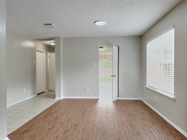Photo - 8402 Storm Creek Dr