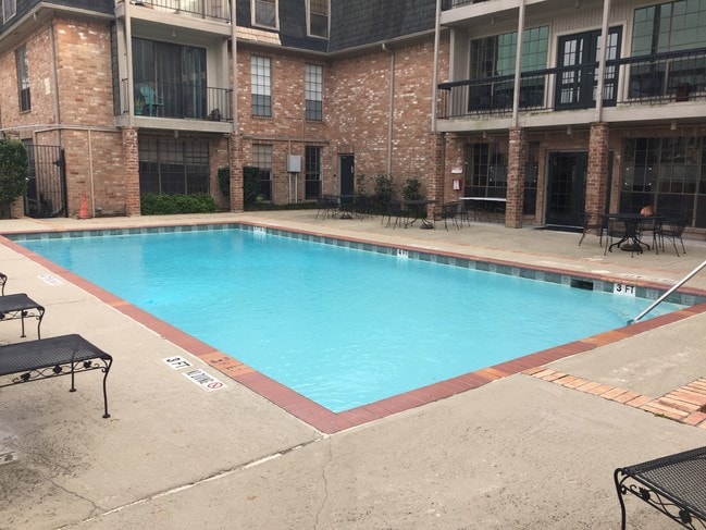Pool - 2400 N Braeswood Blvd Unit 311