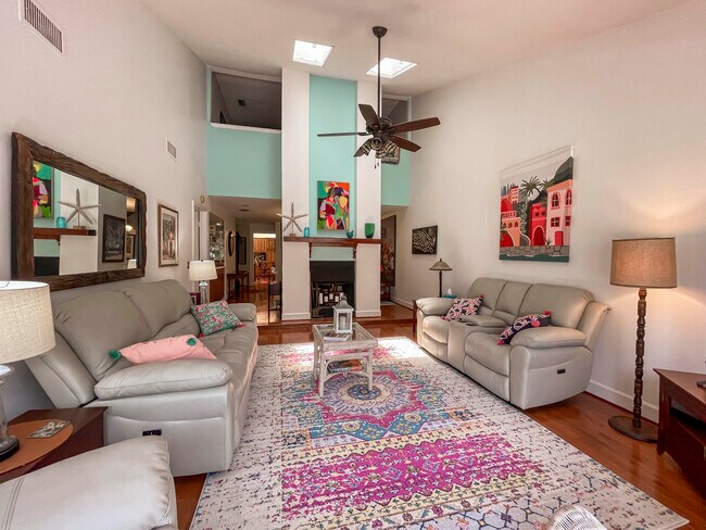56 Edinburgh Dr