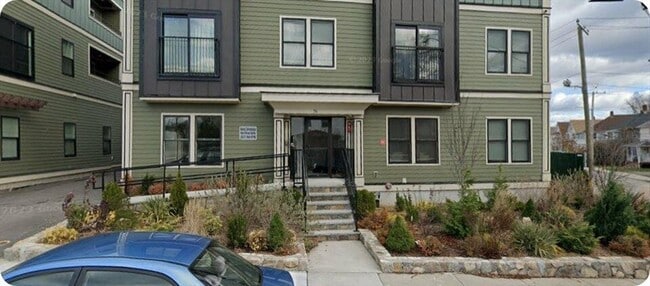 Building Photo - 74 South St Unit 301 Rental
