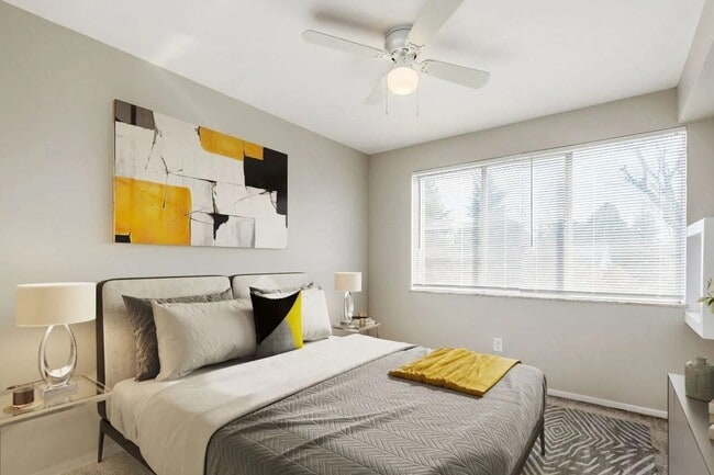 Photo - Coves at Columbus on Hilton Avenue