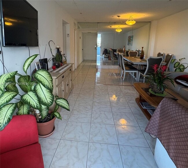 Building Photo - 5050 NW 7th St Unit 501