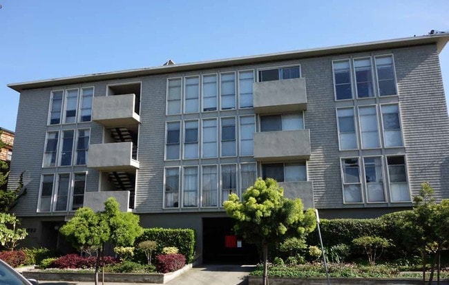 Harrison Street Apartaments - 3792 Harrison Street