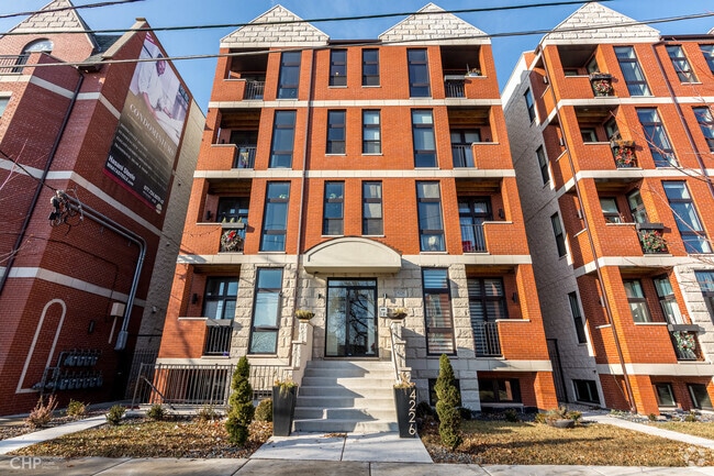 Building Photo - 4226 S Ellis Ave Unit 4S Rental