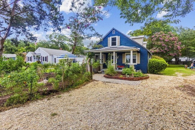 Photo - 312 Beach St