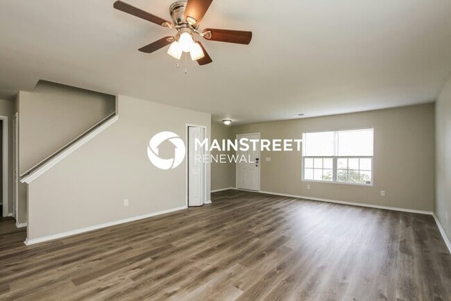 Photo - 3 Bedroom Pet-Friendly Home in HUNTERSVILLE, NC with Main Street Renewal