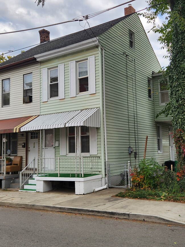 Photo - 212 Chestnut St