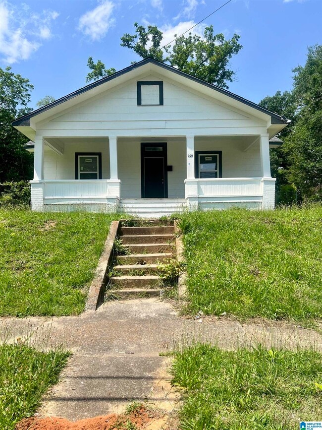 Photo - 300 66th St S House