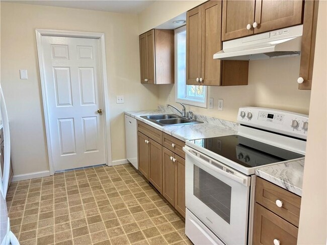 Photo - 160 Canal St