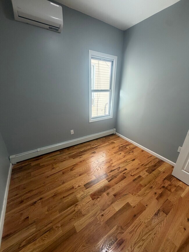 2776 Bainbridge Ave Unit 1