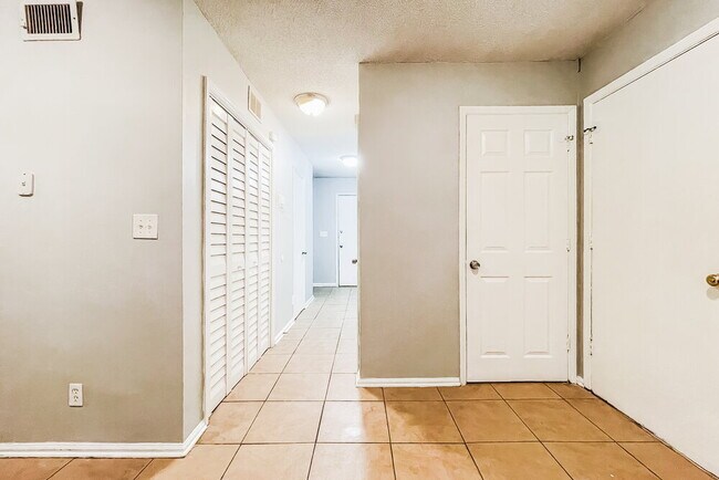 Photo - 3895 Springleaf Ct