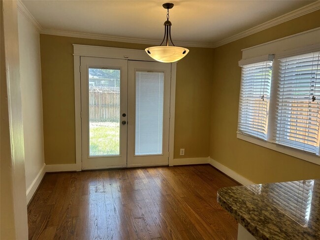 Building Photo - 209 Walton St