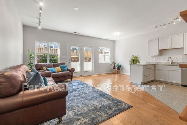 Photo - 285 Plaza Dr