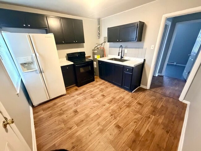 Building Photo - 700 Jackson St