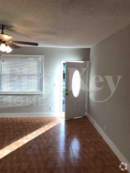 Building Photo - 11721 SW 226th St Rental