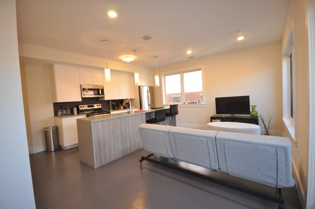 Photo - 663 Massachusetts Ave