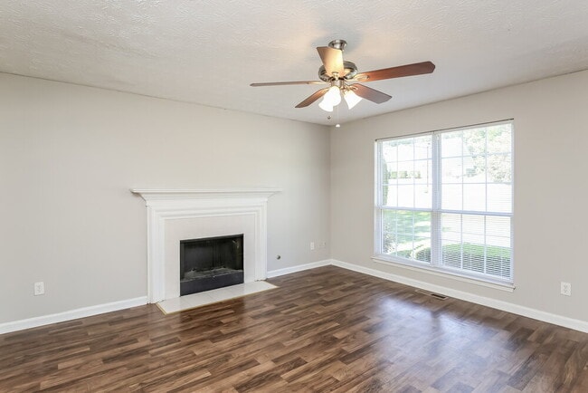 Photo - 2395 Hamilton Parc Ln NE