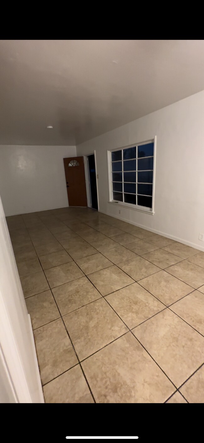 Photo - 5 Oakdale Dr