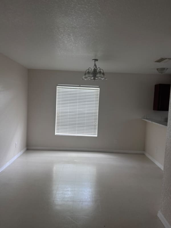 Photo - 807 W 13th St