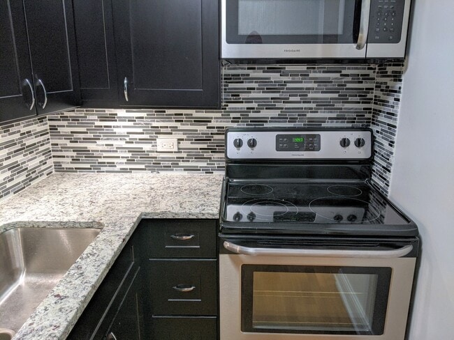 Building Photo - 1516 Hinman Ave Rental