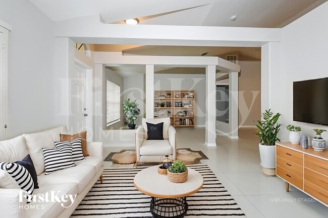 Photo - 1065 SW Haleyberry Ave