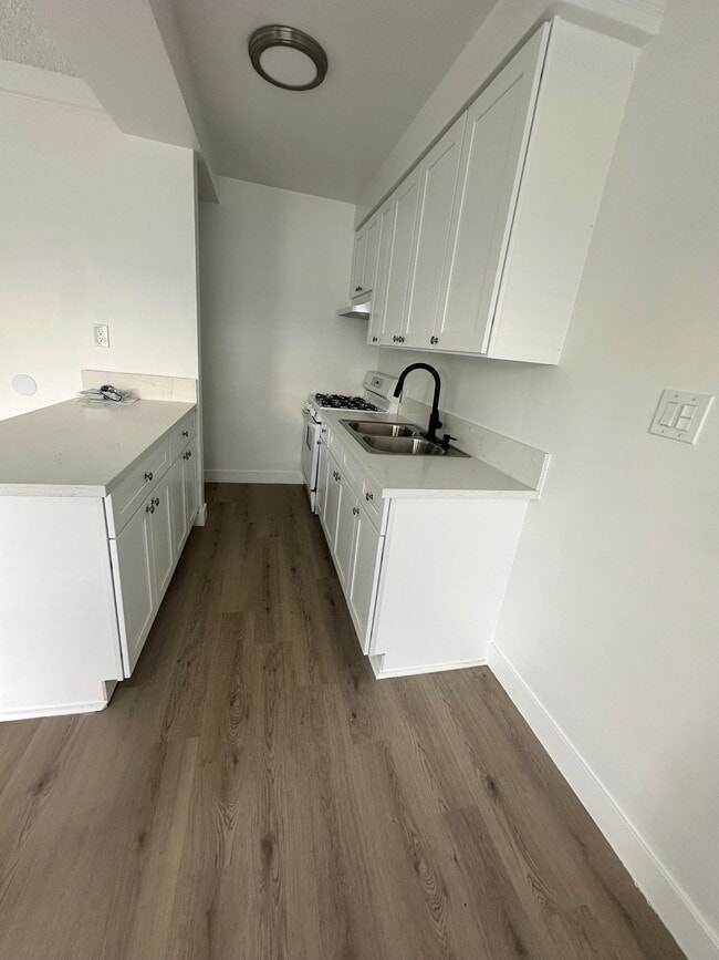 Photo - Zelzah Avenue Apartments