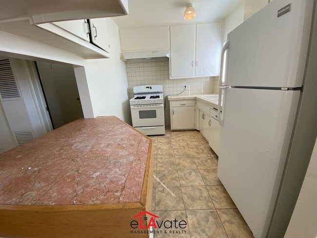 Photo - 11816 Chandler Blvd.