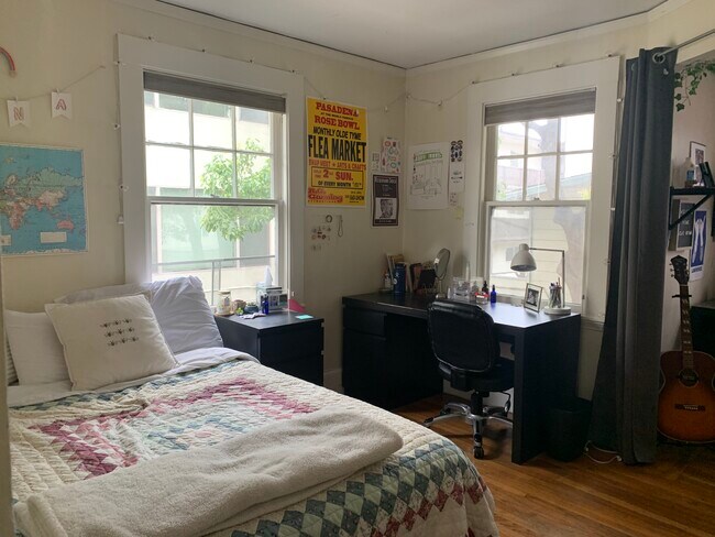 Photo - 2542 Hillegass Ave