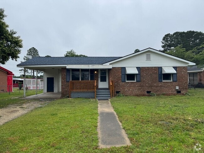 Building Photo - 3 Bedroom Brick Ranch with Carport and Lar... Rental