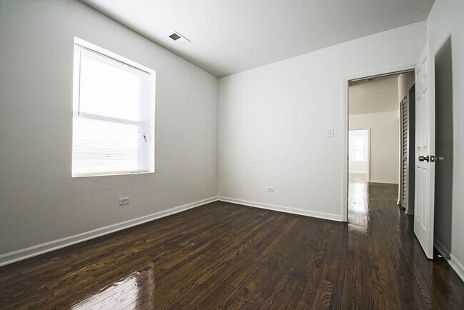 7654 S Marshfield