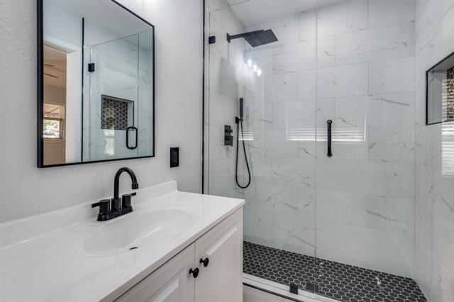 Photo - 1919 Betsy Ln