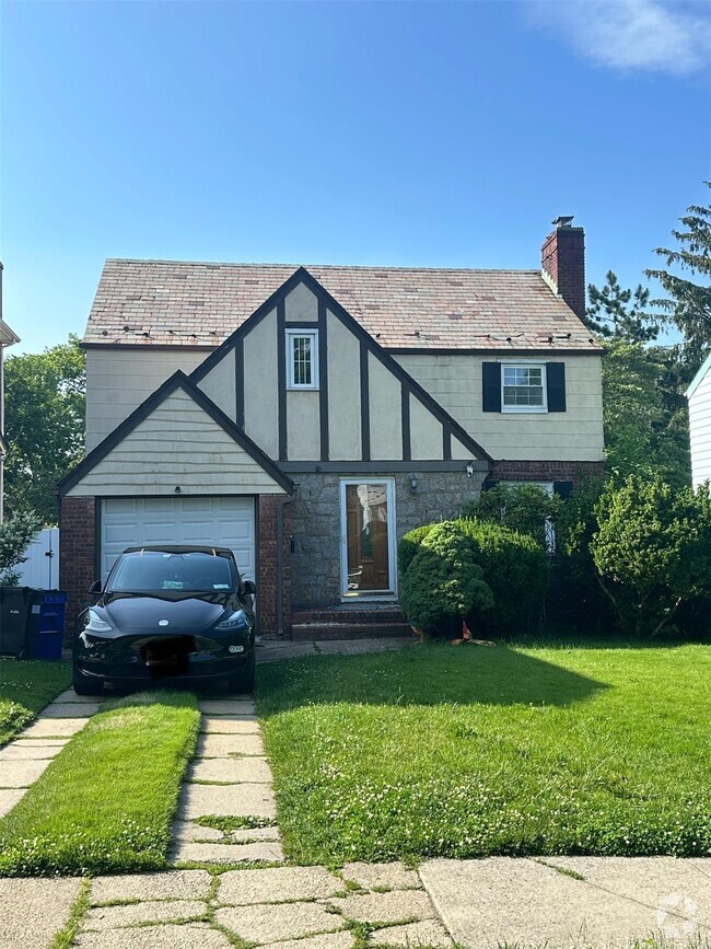 Building Photo - 217-21 51st Ave Rental