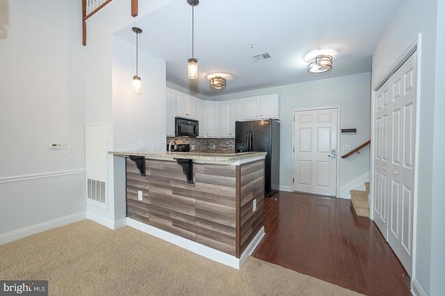 Photo - 300 W Elm St Unit 2410