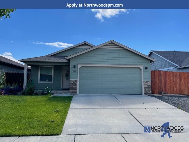 Building Photo - Very Nice 3 Bedroom 2 Bath Home****All Utilities Included Except Power****