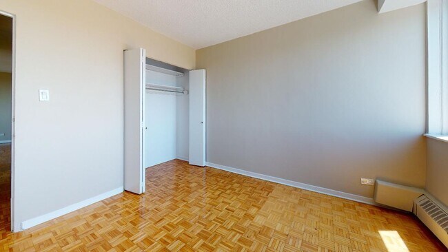 Photo - 5501 Adalbert