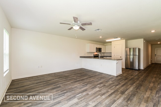 Photo - 1219 Chrysler St