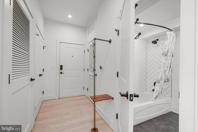 Photo - 1510 N Capitol St NW Unidad 101