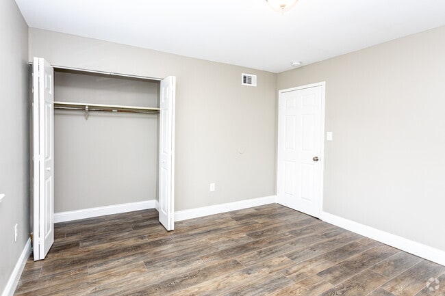 2BR, 1BA - Bedroom