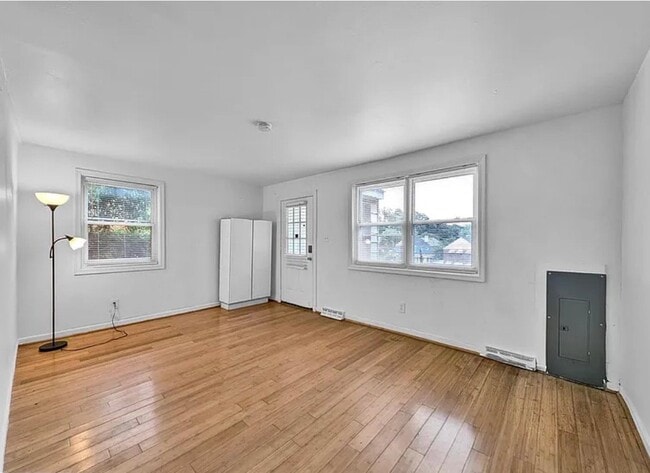 Photo - 5540 60th Ave