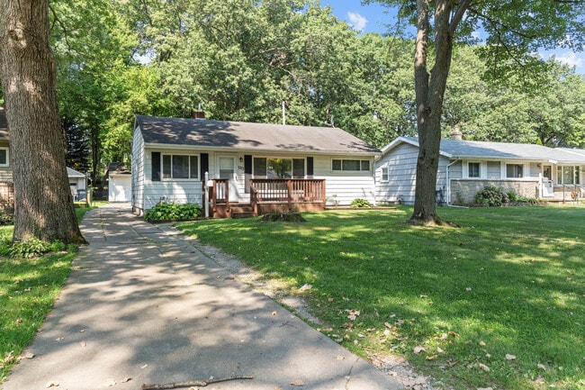Building Photo - 5323 Winona Dr Rental