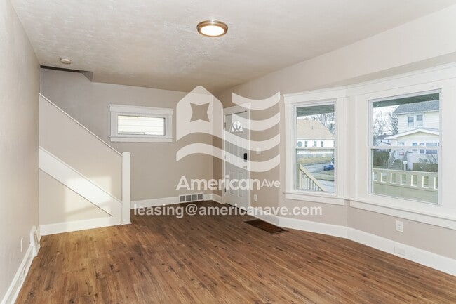 Photo - 1542 E 173rd St