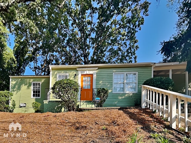 Building Photo - 1319 Campbellton Rd SW