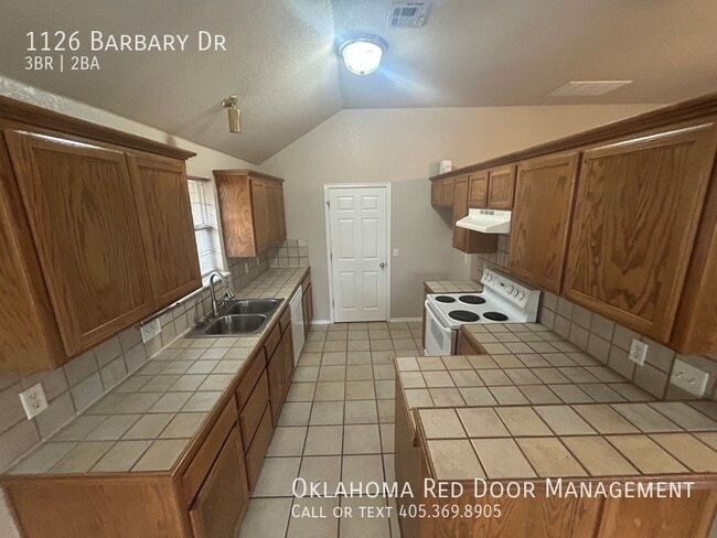 Photo - 1126 Barbary Dr