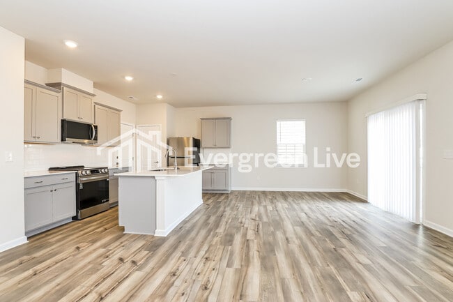 Photo - 5519 Hydrangea St