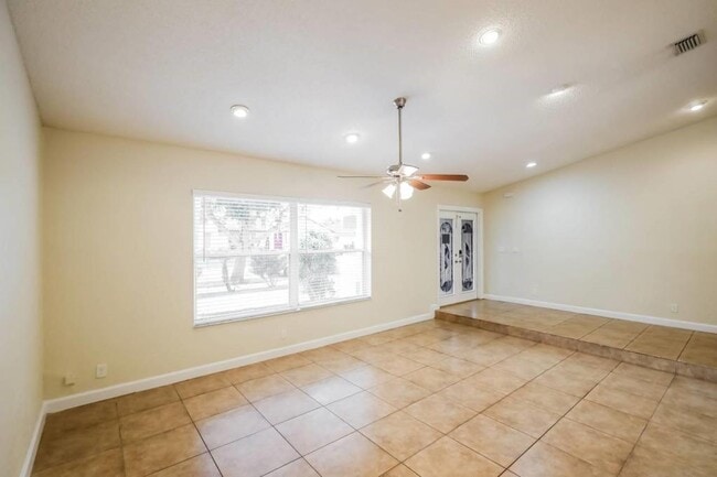 Building Photo - 5148 NW 47th Ave Rental