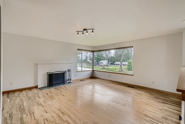 Photo - Gorgeous 5 Bed 2.5 Bath Renton Home @ The Ideal Location!