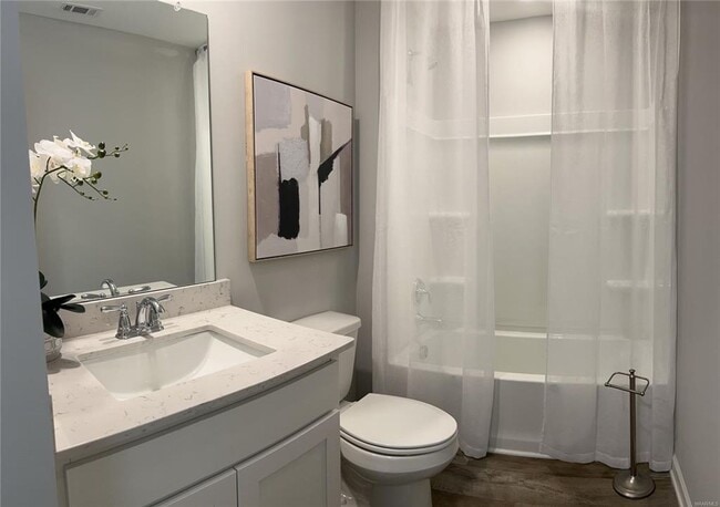 Photo - 6006 Singleton St